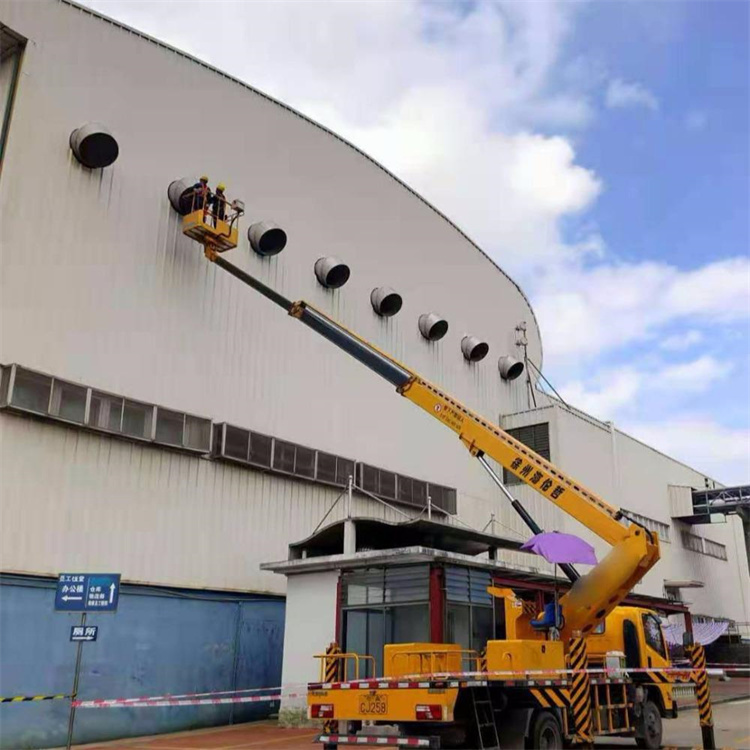 长阳高空作业车出租服务：专业广告牌安装解决方案