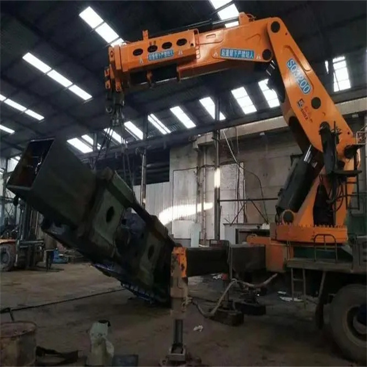 长阳130吨折臂吊车出租吊机租赁附近电话