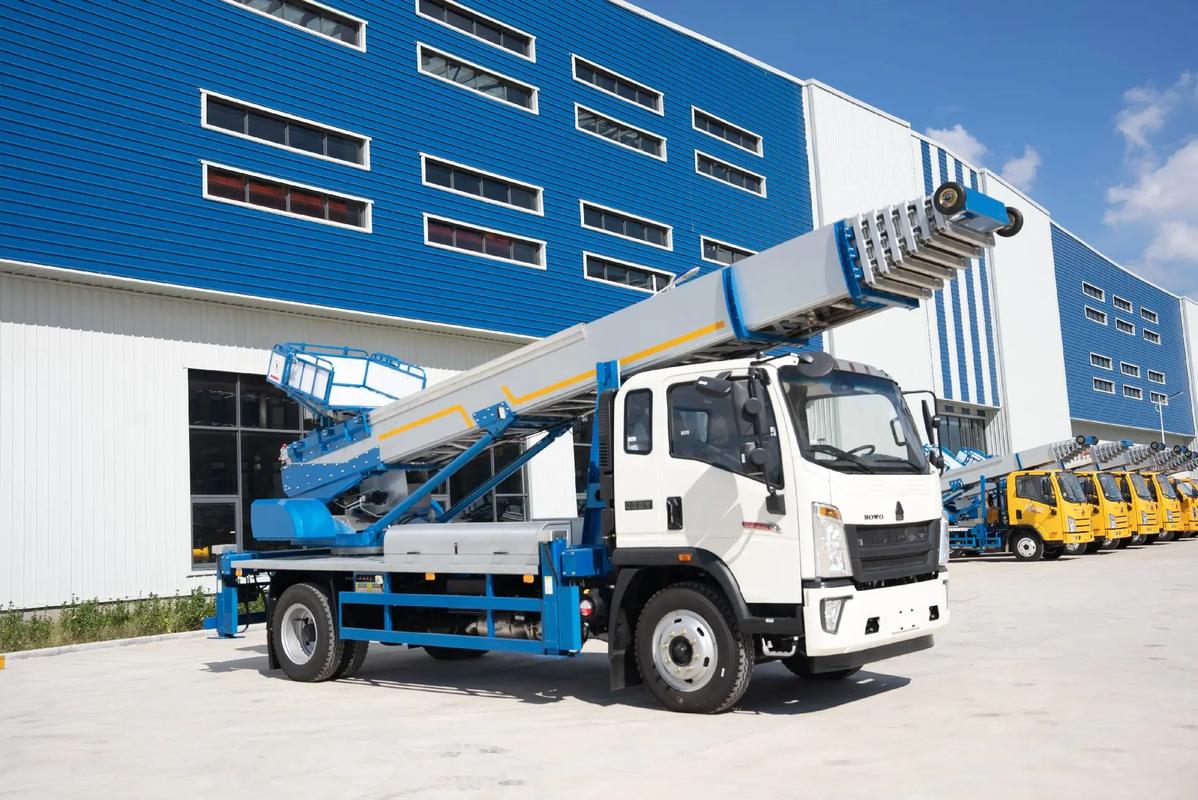 长阳出租云梯车高空作业车 建筑垃圾搬运