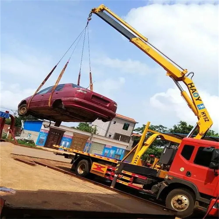 长阳吊车吊汽车的正确方法